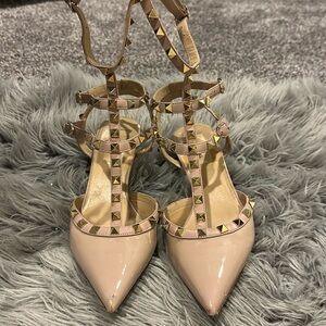 VALENTINO ROCKSTUD CAGED PUMP